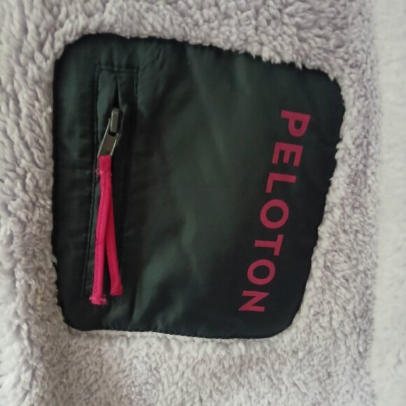 Peloton Women's Size Medium Caviar Warm Sherpa Sweater Long Sleeve Pocket Purple - Picture 7 of 15